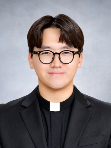 김동욱